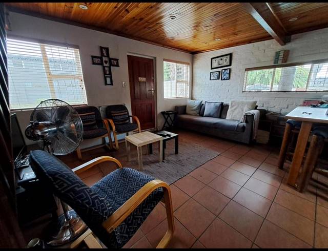 1 BEDROOM PROPERTY TO RENT IN ARAUNA